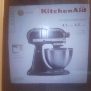 KitchenAid Black Classic Tilt-Head Stand Mixer